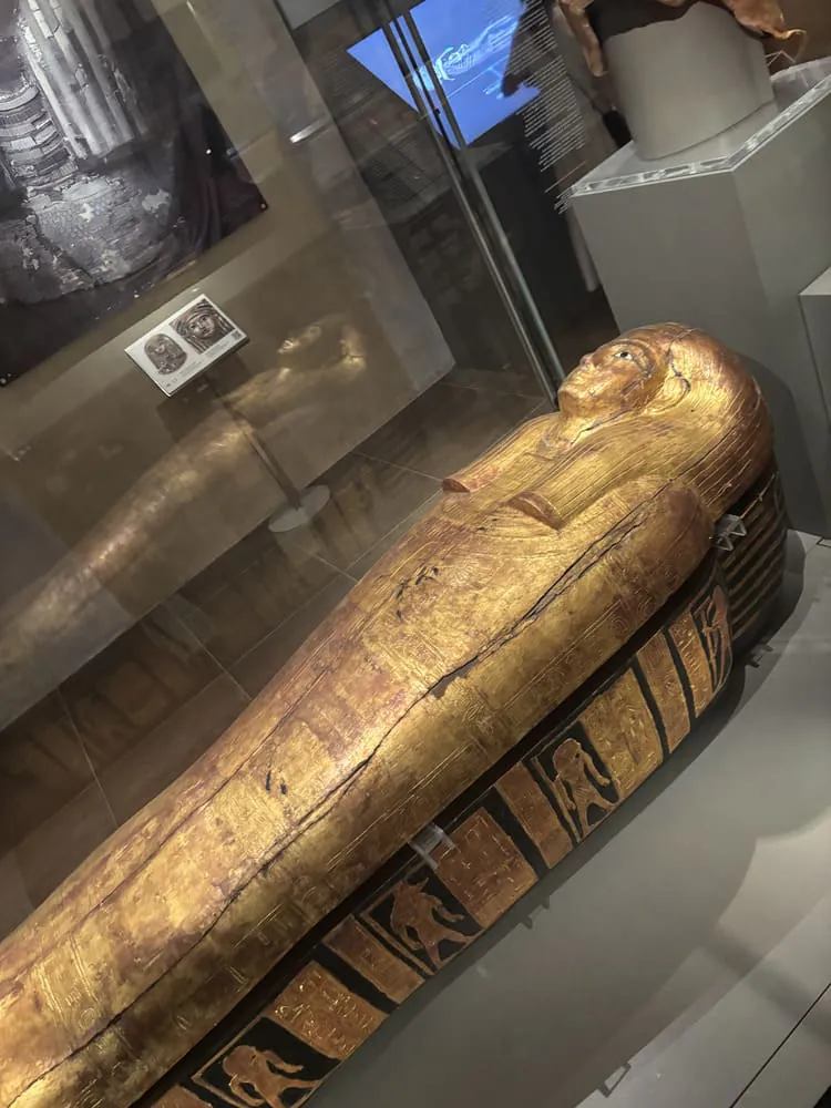 sarcofago di Merit esposto al museo egizio
